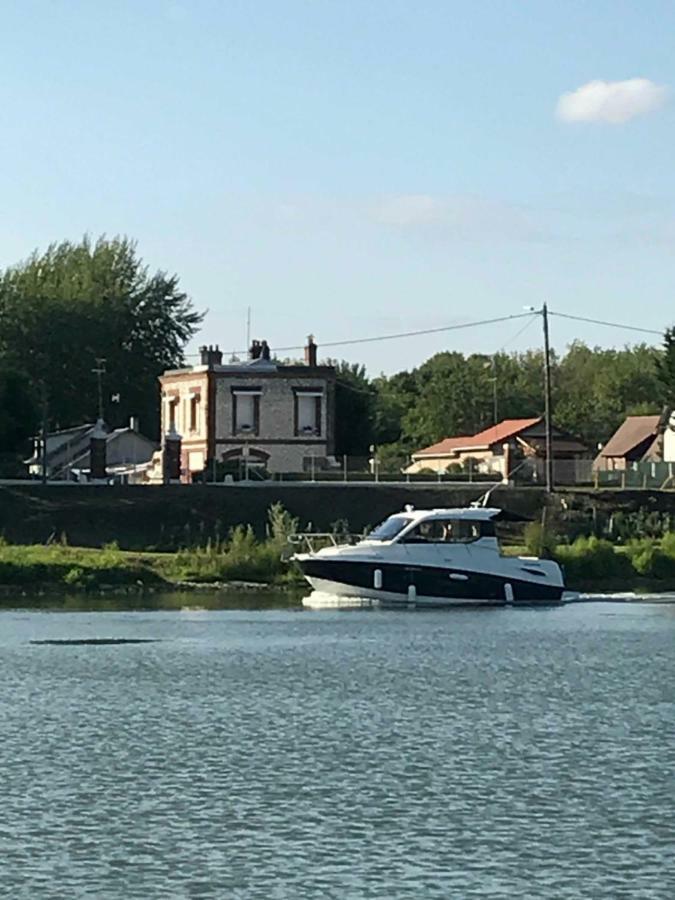 La maison des pêcheurs Saint-Pierre-du-Vauvray Exterior foto